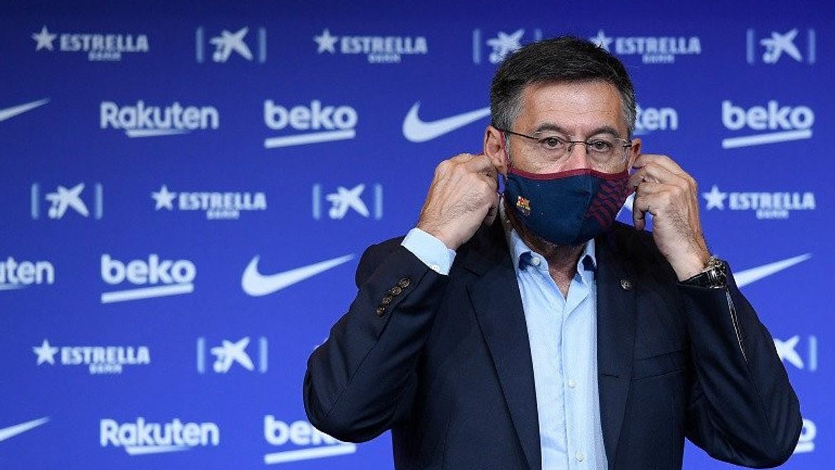 Bartomeu's Impeachment Petition From The Chair Of The Barcelona President Verified