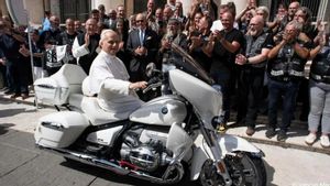 Moge BMW R18 Edisi Paus Leo XIV Laku Terjual Rp2,21 Miliar