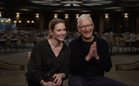 Tim Cook dan Rebecca Ferguson Umumkan Musim Baru Serial 'Silo' dari Lokasi Syuting di Inggris