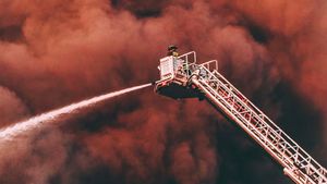 Tragedi Kebakaran Apartemen Hong Kong Tewaskan 55 Orang