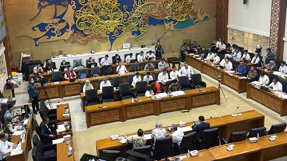 اليوم ، عقد مجلس النواب الشعبي والحكومة اجتماعا لمناقشة مشروع قانون DKJ