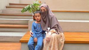 Sudah Cerai dari Alvin Faiz, Larissa Chou Curhat di Medsos: Tolong Utamakan Yusuf, Selebihnya Aku Ga Peduli 