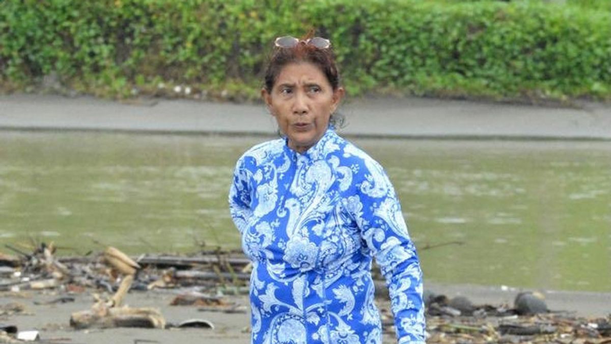 Quote Susi Pudjiastuti: Banjir yang Salah Air, Saya Bingung? Ke Laut Saja!