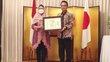 积极传播有关印度尼西亚穆斯林社区宽容和温和性的信息，Yenny Wahid获得了日本颁发的奖项