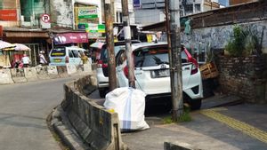 Jauh dari Kata Tertib dan Nyaman, Pasar Tanah Abang Seperti Tidak Tersentuh Aparat