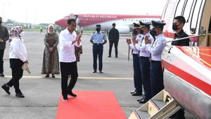 Presiden Jokowi Tanam Padi dan Kunjungi Pasar di Tuban Jatim