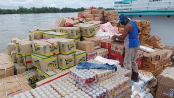 TNI确保数百瓶米拉酒通过卡扬港进入丹绒塞洛
