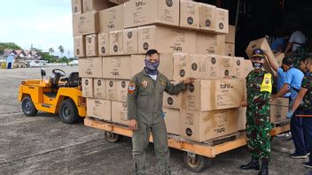 Hercules TNI Angkut Bantuan Alkes COVID-19 dari Kamboja