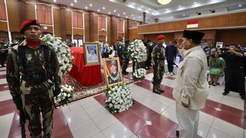 Prabowo Beri Penghormatan Terakhir ke Doni Monardo di Balai Komando Kopassus