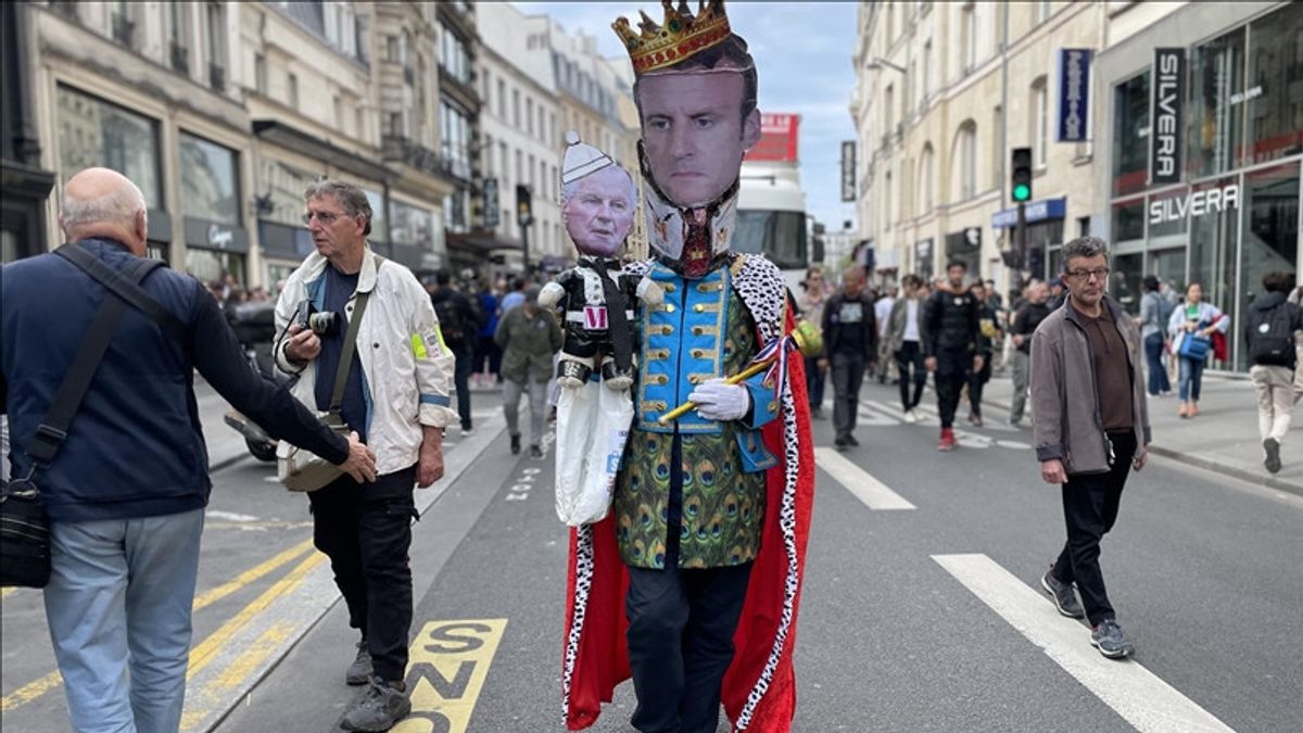 Des milliers de manifestants demandent au président Emmanuel Macron d'être exécuté en France