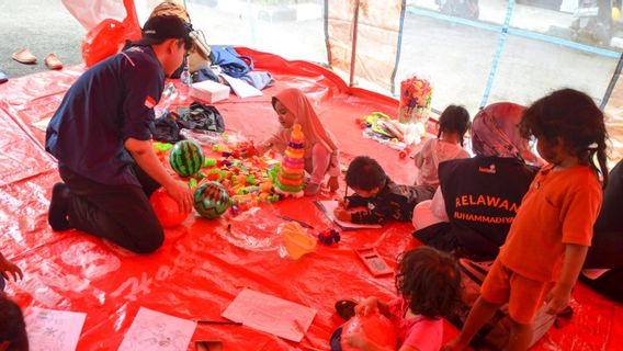 7 Psychologists Deployed By The Ministry Of Social Affairs To Refugee Locations For Indonesian Citizens From Sudan At The East Jakarta Hajj Dormitory