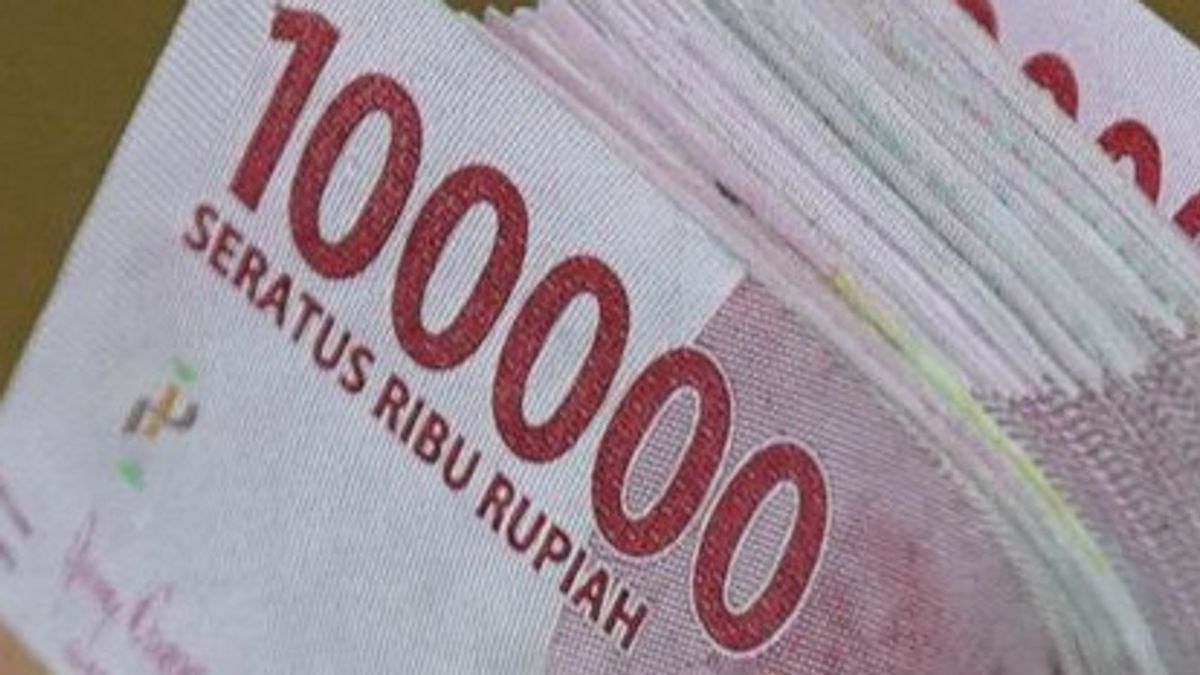 On Thursday Rupiah Weakening Opened 30 Points To Rp14,740 Per US Dollar