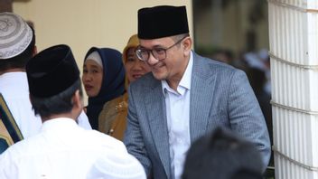 آلاف المواطنين الإندونيسيين يتوافدون على سفارة المملكة العربية السعودية في جدة، في عيد الفطر في أرض الوطن، يعالجون الحنين إلى القرية