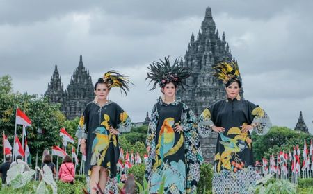 Cantiknya Kain Asli Indonesia yang Dipamerkan di Prambanan Catwalk Nusantara