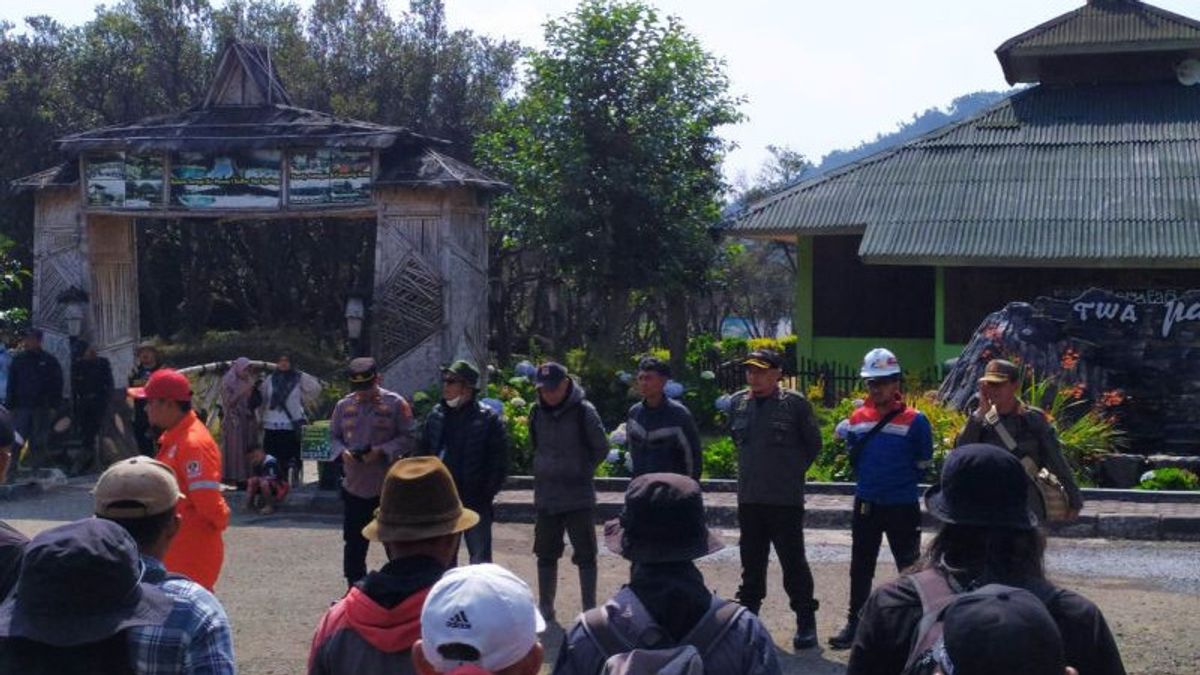 Kebakaran Gunung Papandayan: Jalur Pendakian Ditutup, Lokasi Wisata Masih Dibuka