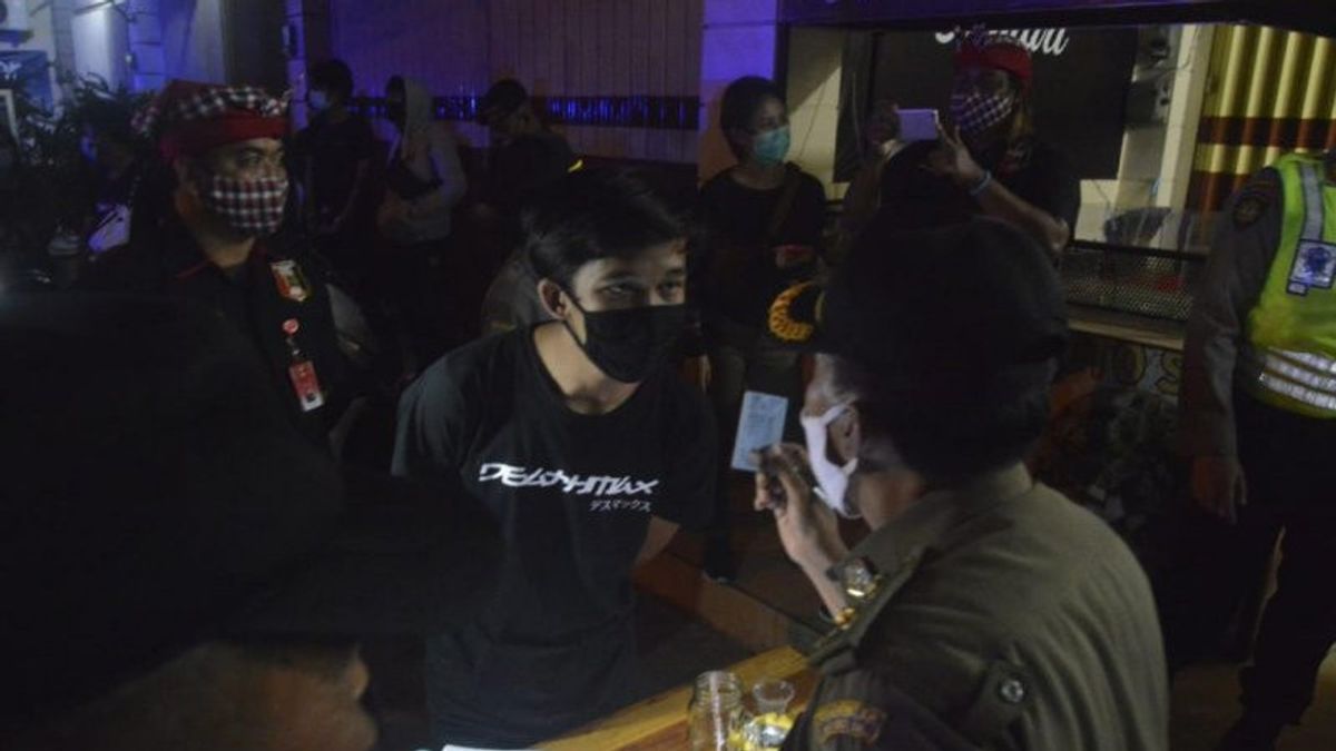 Sejumlah Tempat Hiburan di Bali Masih Ada yang Buka Lebih dari Batas Jam Operasi di Masa PPKM
