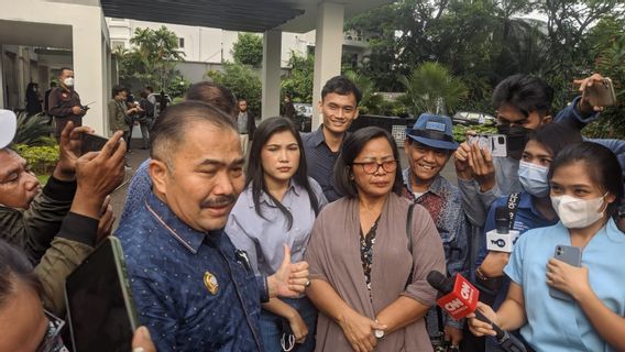 Datang ke Jakarta, Ibu Brigadir J Berharap Ferdy Sambo Disanksi Berat