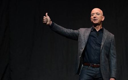 Ponsel Jeff Bezos Diretas, Facebook Tuding Apple Kebobolan