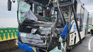 Sopir Bus Transjakarta Jadi Tersangka Kecelakaan Adu Banteng di Kebayoran Lama