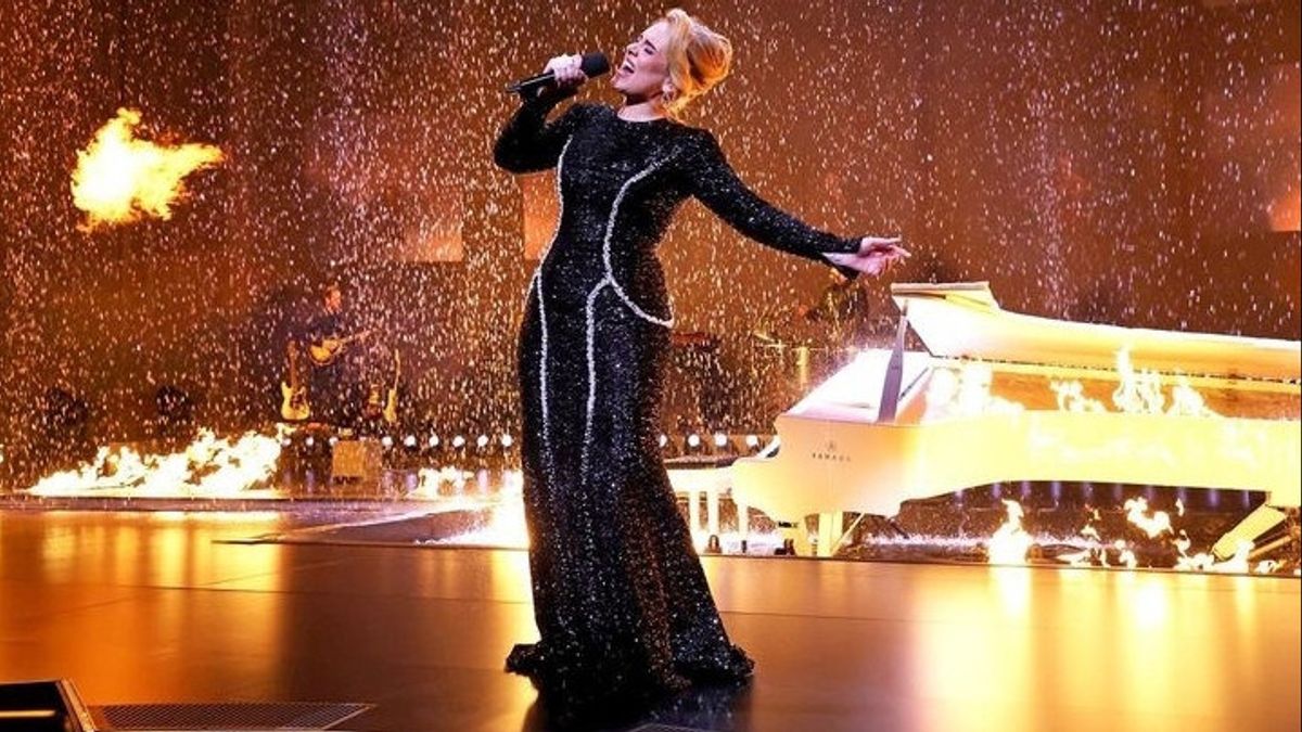 Adele Janjikan Tur Dunia Jika Kembali Rilis Album Penuh