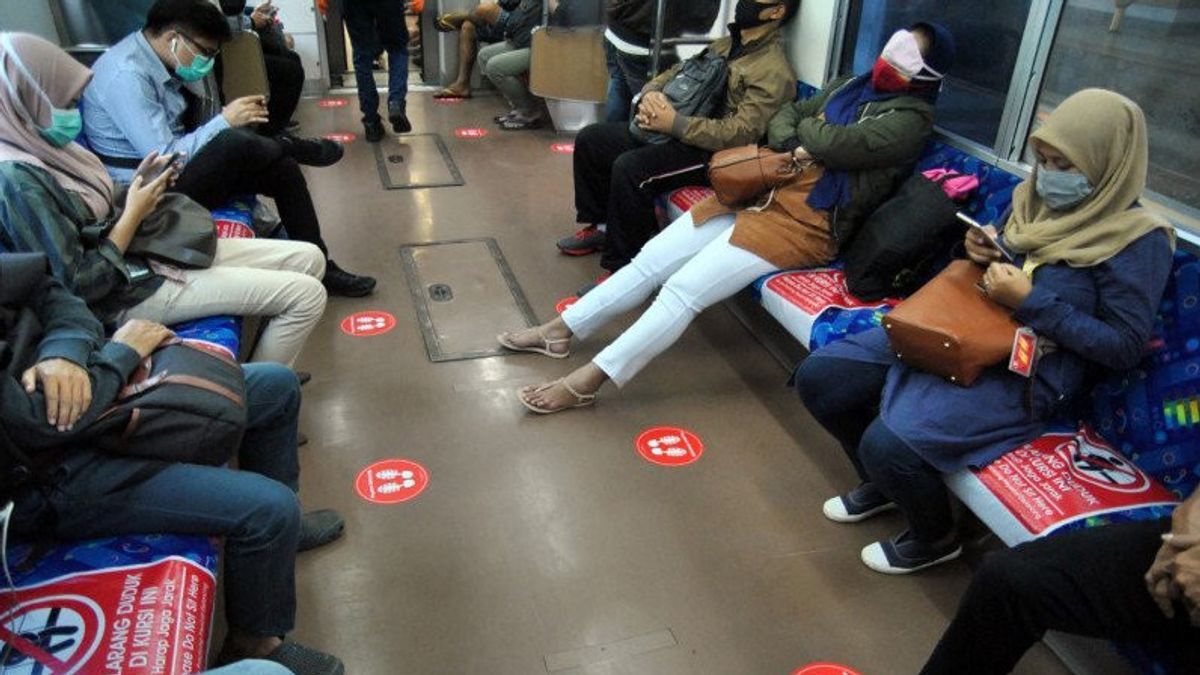 Alhamdulillah! Penumpang KAI Commuter Boleh Makan Buka Puasa di Dalam Kereta saat Ramadan