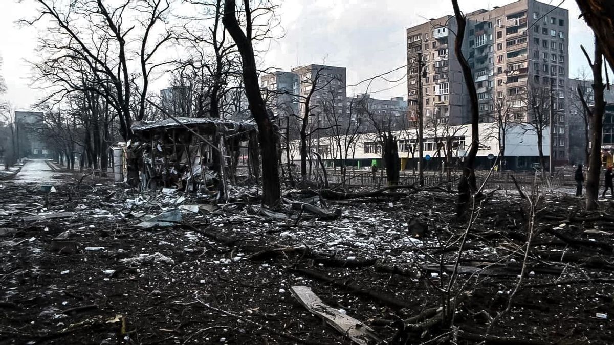 100,000 Civilians Trapped In Mariupol, Mayor Calls Life And Death In President Putin's Hands