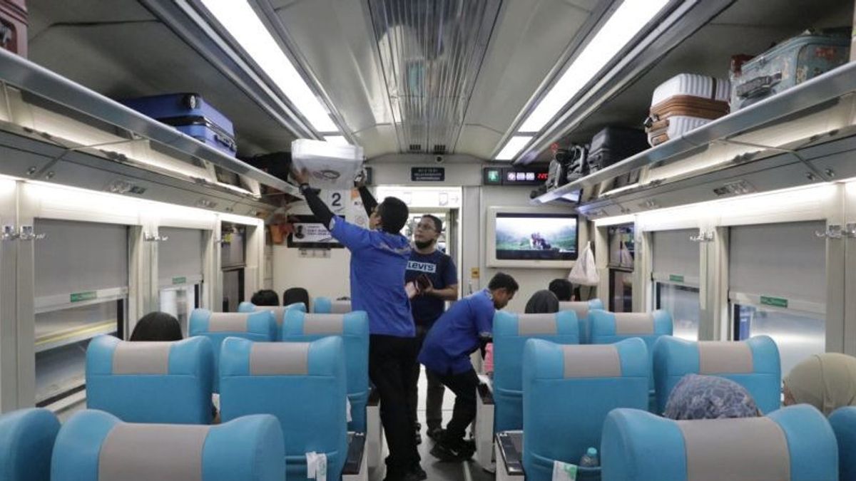バンドンからの73千の列車のチケットはイード・アル・アドハーの長期休暇中に販売されました