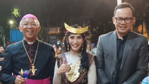 Del Darono Melukis Terbalik di Hadapan Uskup Bogor, Ini Komentar Bima Arya Sugiarto