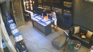 PIK 2 Prestigetime Watch Store Robbed By Man In Sajam