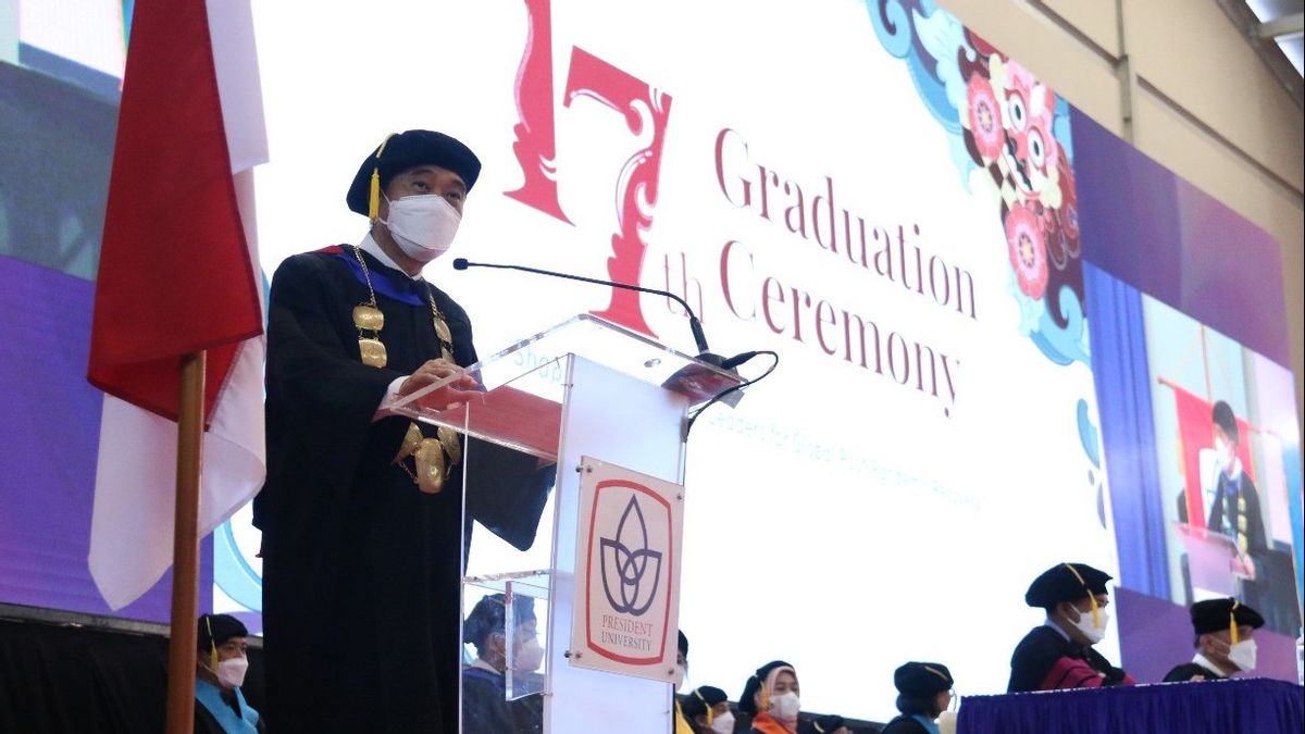 Wisuda 1,181 New Graduates, Chancellor Of President University Messages To Be Honest Human