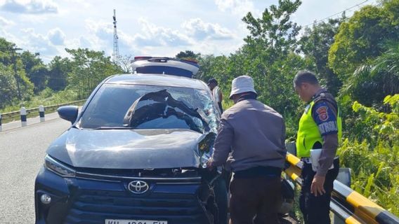 Deadly Motorcycle And Car Collision At Tjilik Riwut KM 4 Palangka Raya, One Family Died At The Location