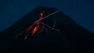Gunung Merapi Luncurkan 18 Kali Guguran Lava Pijar Menuju Barat Daya