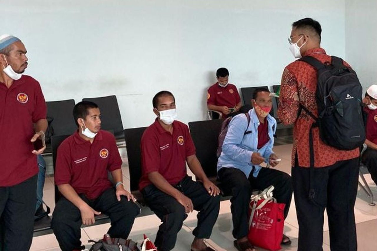 タイ当局によって解放された13人の東アチェ漁師がタイに到着