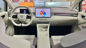 Prapenjualan MG4 EV Generasi Baru Dimulai, EV Pertama Pakai Baterai Semi Solid State dengan Harga Rp160 Jutaan