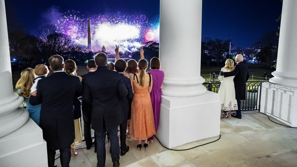الرئيس جو بايدن يحتفل بالعام الجديد مع العائلة في جزر فيرجن الأمريكية