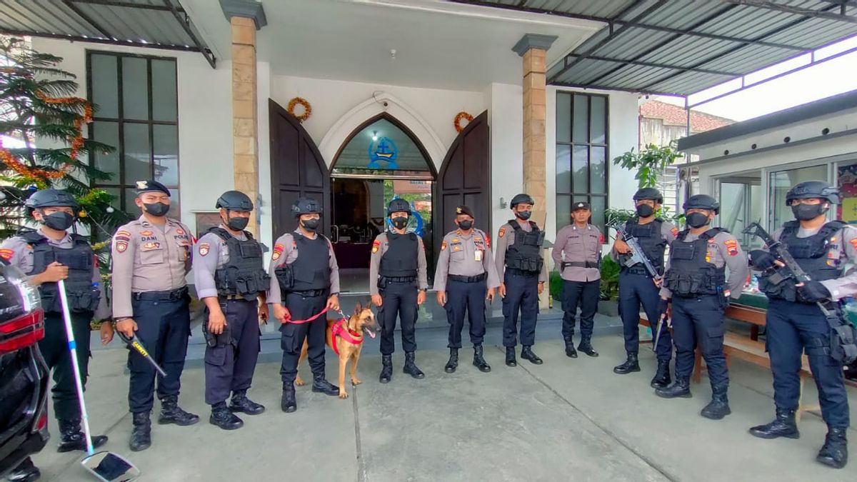 Cilacap Police Have Sterilized A Number Of Churches Ahead Of Christmas And New Year's Eve