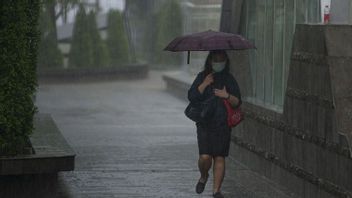 ジャカルタの天気10月2日、軽い強度の雨が水曜日の夜に発生