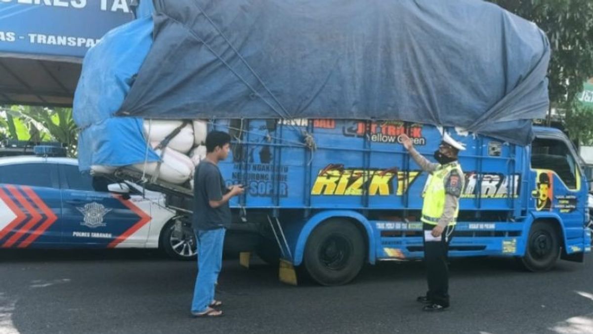 9 Truk ODOL Jalur Denpasar-Gilimanuk Kena Tilang Polisi, Bahayakan Pengendara Lain