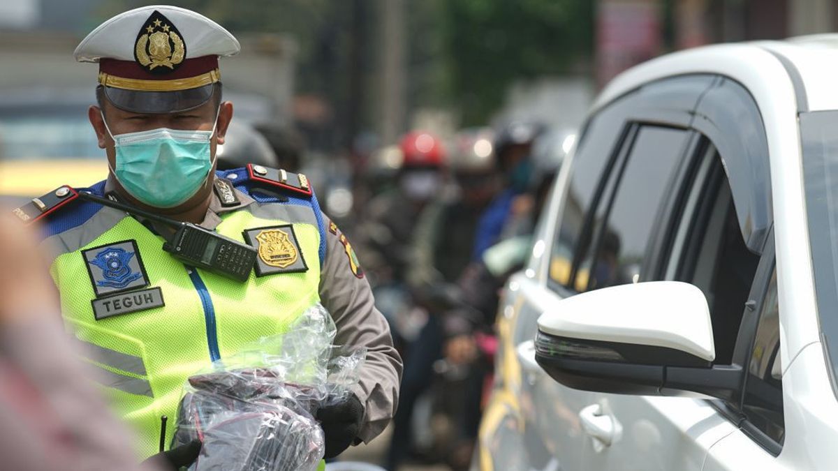 Wow, Ada 9.605 Kendaraan Diminta Putar Balik saat PPKM Darurat di Jakarta Timur