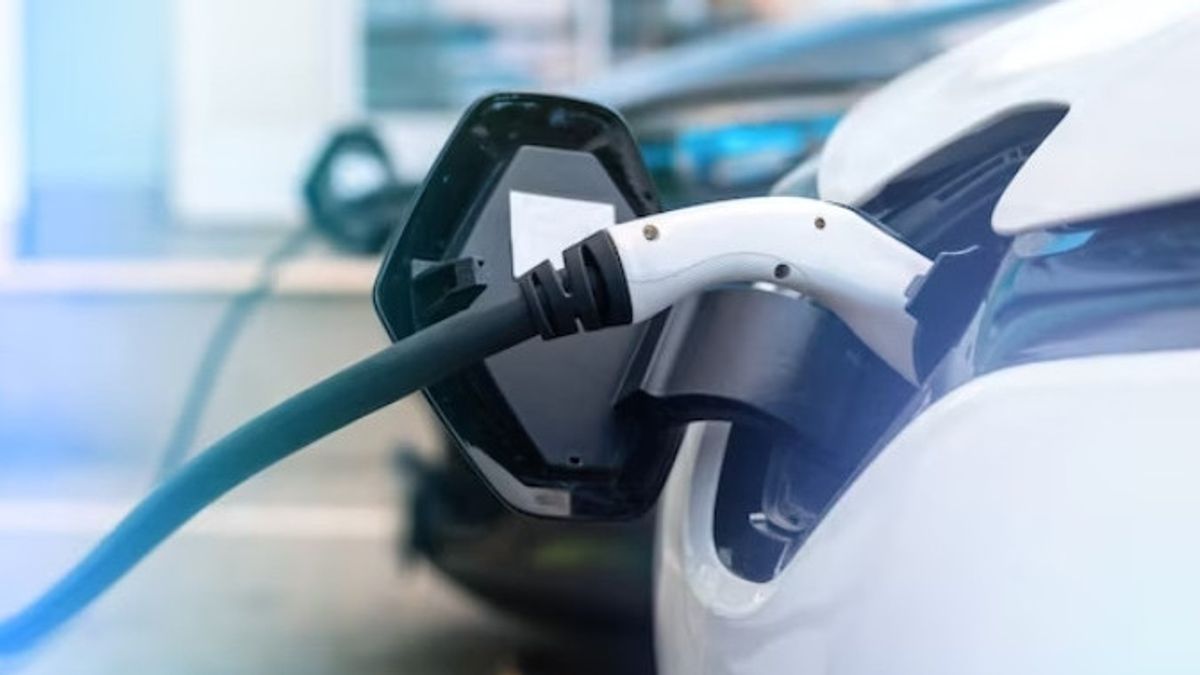ميتسوبيشي ورينو يستعدان لتقديم سيارات دفع رباعي كهربائية بحلول عام 2025