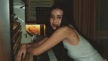 带上甜美的流行节奏和古典爵士乐，Jeima发布了16.45作为首张单曲