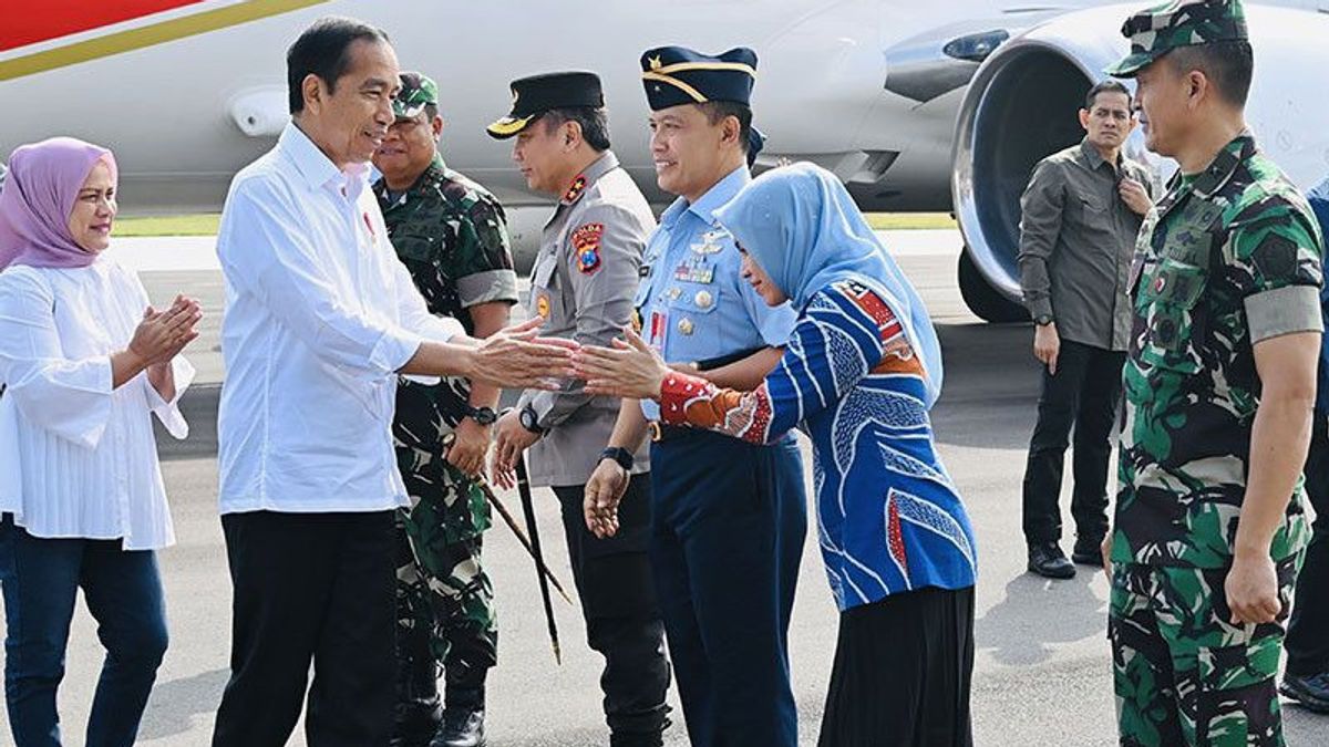 Accompanied By Prabowo And Erick Thohir, President Jokowi Discussed The Export Potential Of Alutsista At PT Pindad