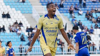 スーパーリーグ2025/2026:ペルシブはアレマFCのケージで10人の選手で劇的に勝利