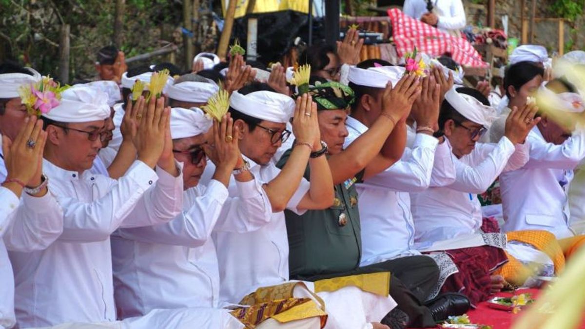 Badung Regency Government Holds Ritual, Handling Crack Cliffs At Uluwatu Bali Temple Officially Begins