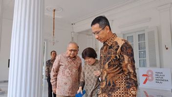 Foke Titip Messages Heru Budi Watching Jakarta historical buildings