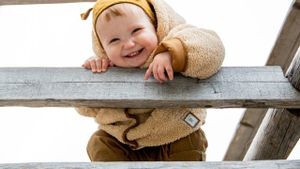 3 Cara Mudah Merangsang Pertumbuhan Gigi Bayi