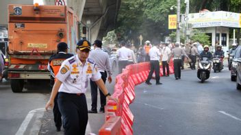 Pengendara Protes Rekayasa Lalin Simpang Santa, Pj Gubernur Heru: Nanti akan Terbiasa