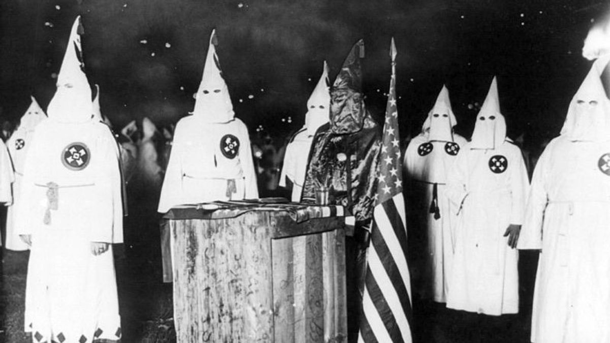 24 Desember dalam Sejarah: Lahirnya Kelompok Supremasi Kulit Putih Ku Klux Klan