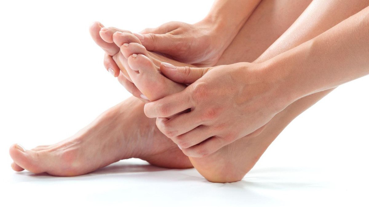 Feet And Hands Feel Cold, Really Because Of Anemia? Recognize 7 Causes