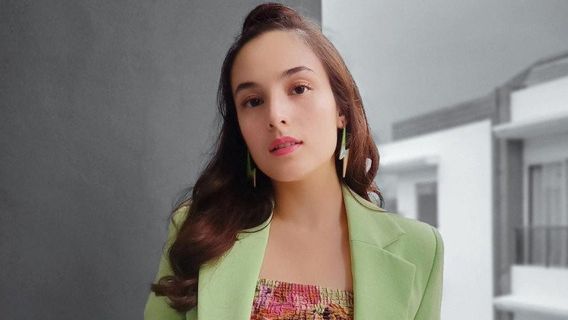 Chelsea Islan: Kita Butuh Lebih Banyak Tokoh Perempuan Pengambil Keputusan